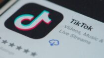 TikTok заявляет, что сотрудники в Китае могут получить доступ к пользовательским данным из Великобритании и ЕС